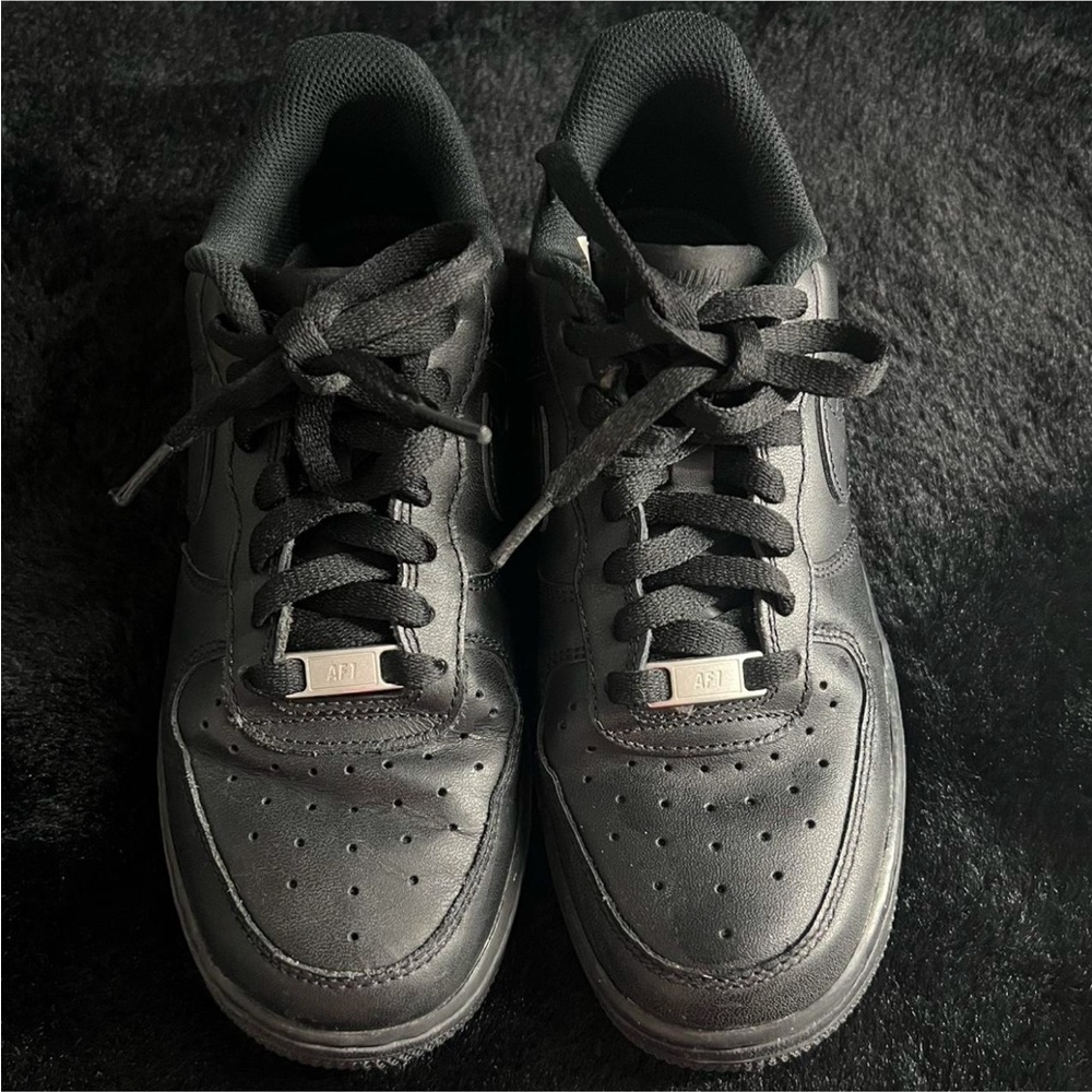 Women’s black Nike AF1